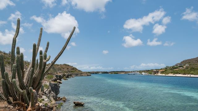 Uitzicht over Spaanse Water op Curaçao