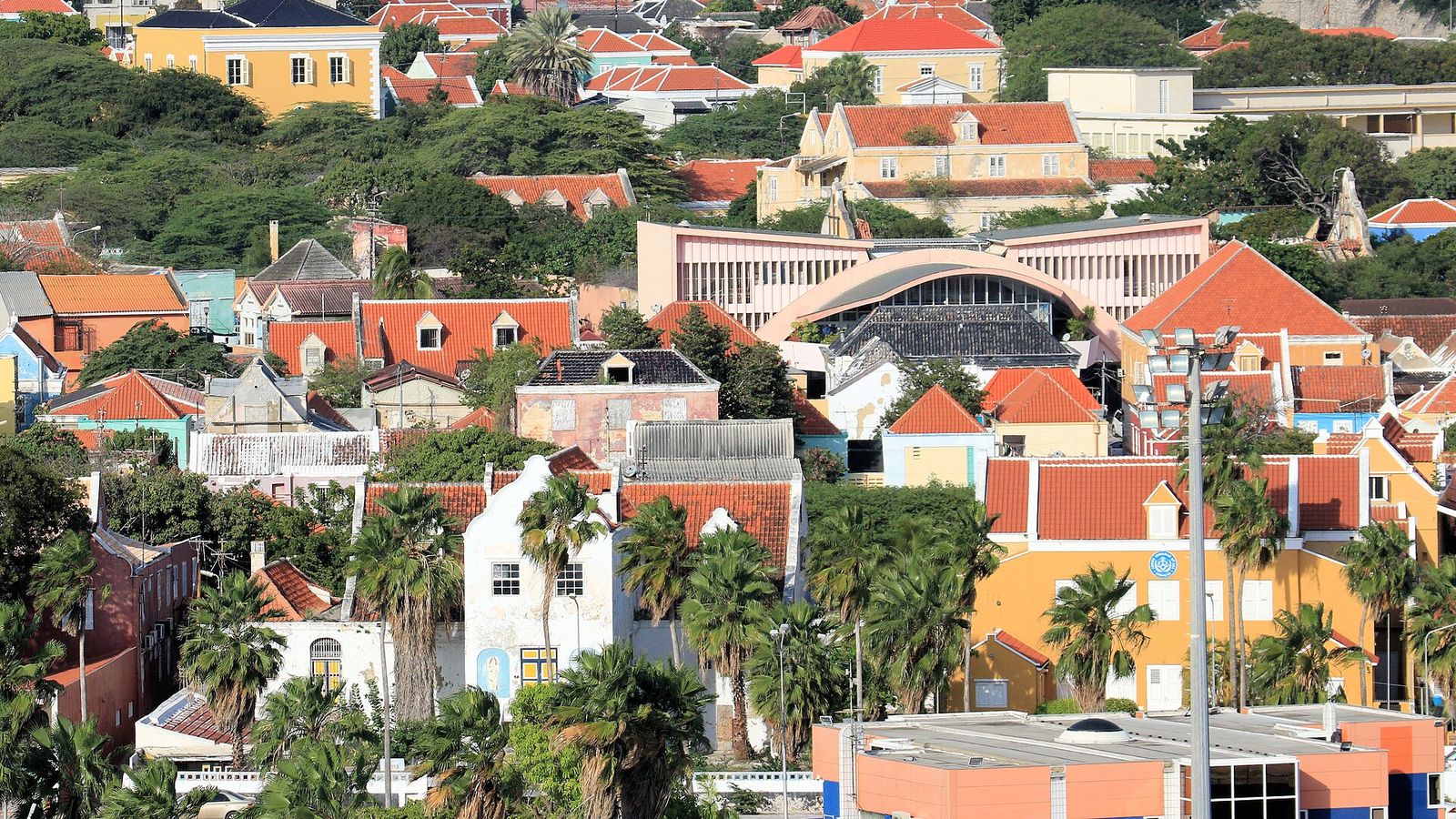 Sfeerfoto bij: Otrobanda: de andere kant van Willemstad